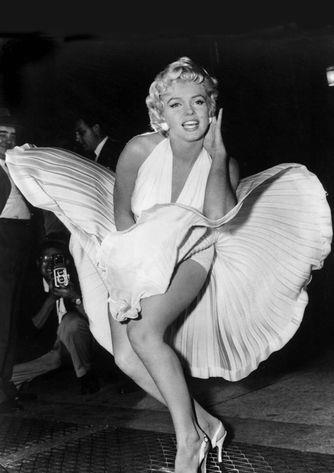 玛丽莲·梦露|殡仪师为玛丽莲·梦露穿衣,酒后崩溃大哭“只看一眼,我惊了”