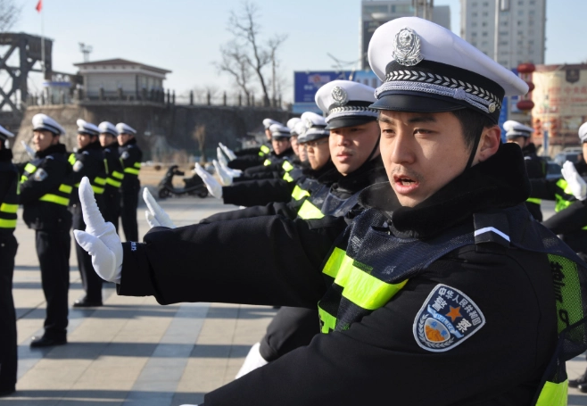 辅警|全国各地辅警开始招聘，最低学历只要专科，还没有户籍限制