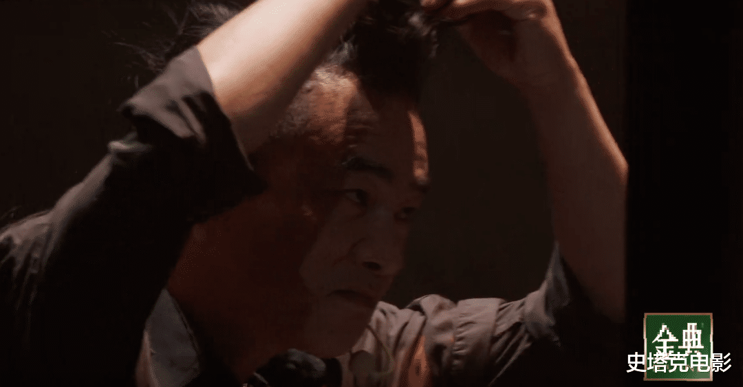 陈小春|《披荆斩棘》五公有多拼?张智霖陈小春舞台上剃头发!3人争C位