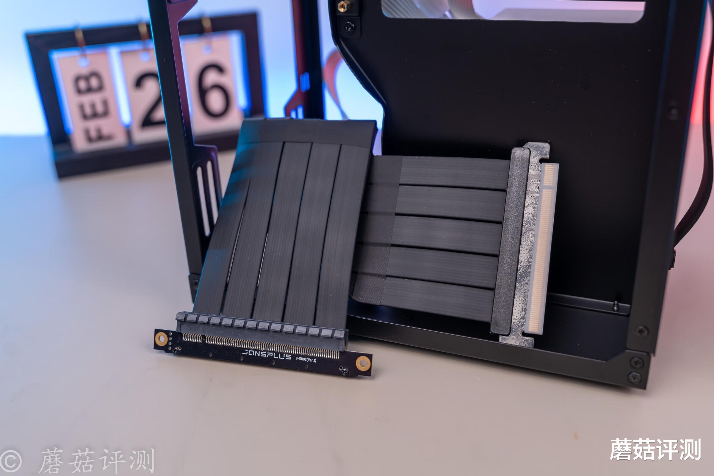 显卡|小小的身材，大大的空间、轻松将蓝宝石6750XT超白金显卡塞进ITX机箱