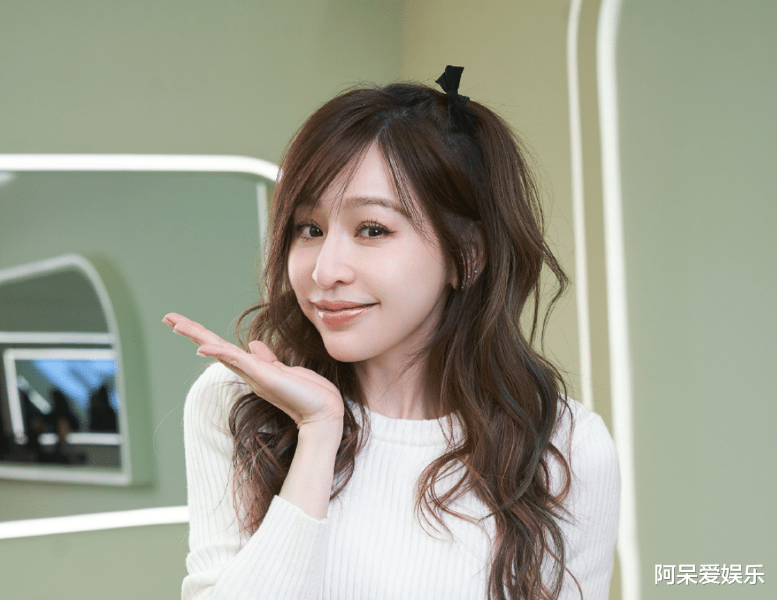 香港电影|错把大腿当炮灰,王心凌开始反击了,与Twins组队拿下全场第一