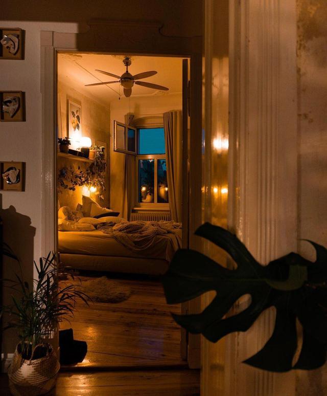 有一个温柔的女主人，用愉悦心情的暖黄色，打造明亮舒适的家