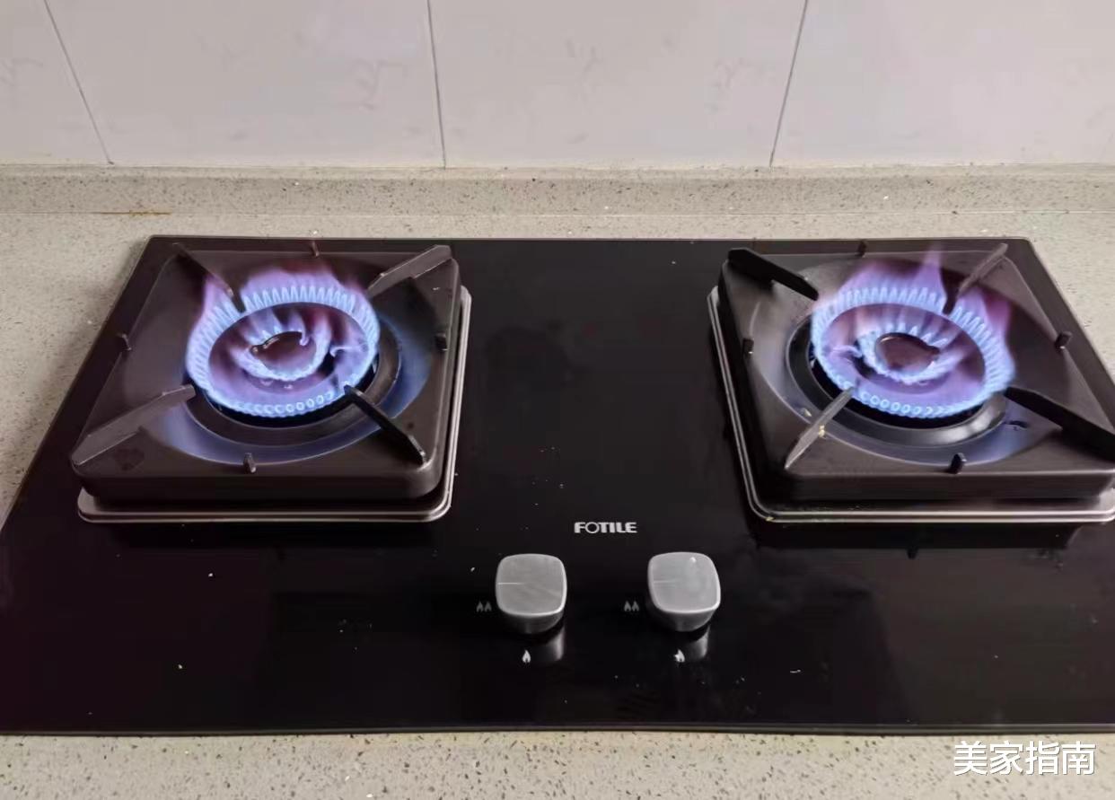 我家换了2个燃气灶,终于明白500元的燃气灶和2000元的区别了
