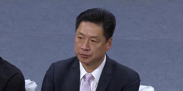 上海男篮|上海男篮欲打造最强内线，已盯上217厘米大中锋，下赛季卷土重来