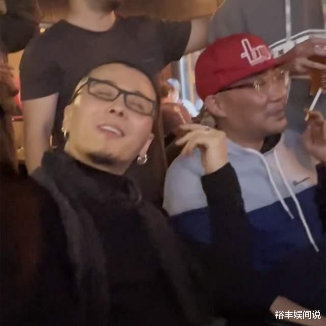 窦唯|一众“摇滚老炮”喝酒唱歌！春晓仍有女人味，窦唯女儿近照好惊艳