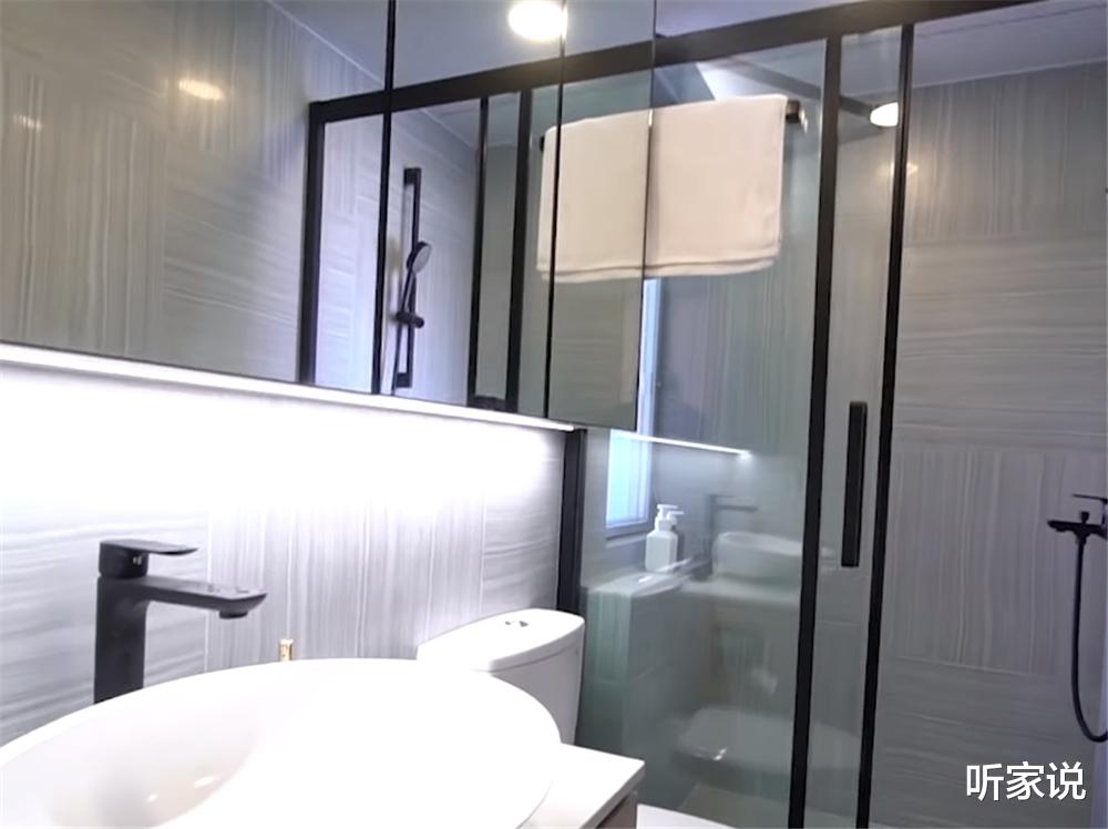 香港90后夫妻豪装28㎡婚房:“眼镜房”改房中房,半平米也不浪费