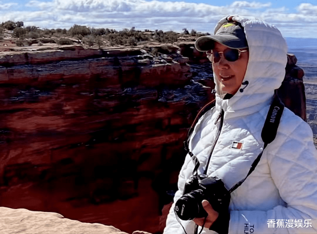 明星|晚年移居国外养老的10位知名明星，住别墅开餐厅，个个生活美满