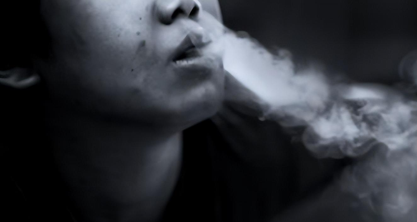 2018年,一女毒枭被捕后,讲述少女时的自己如何被操控精神和肉体