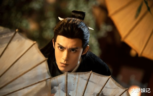 王鹤棣|王鹤棣被爆「已有6年圈外女友」！她背景曝光，网友呼：很加分