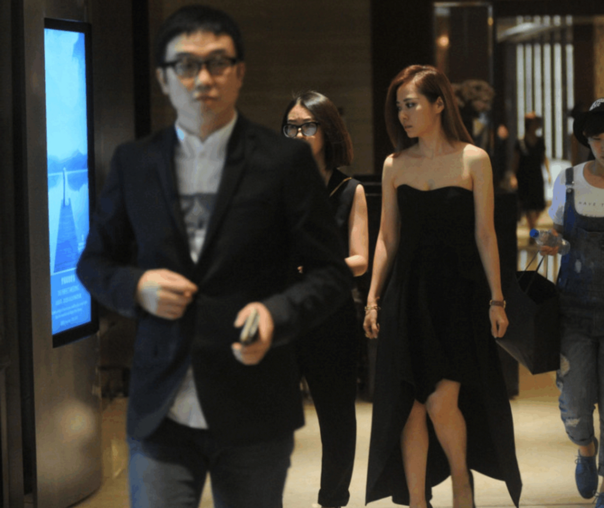 张靓颖|张靓颖冯轲离婚4年后,两个人的人生轨迹有何不同