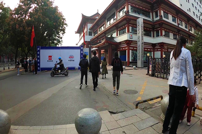 美食|西安市迎来旅游高峰期,游客络绎不绝,餐馆纷纷扩大营业面积