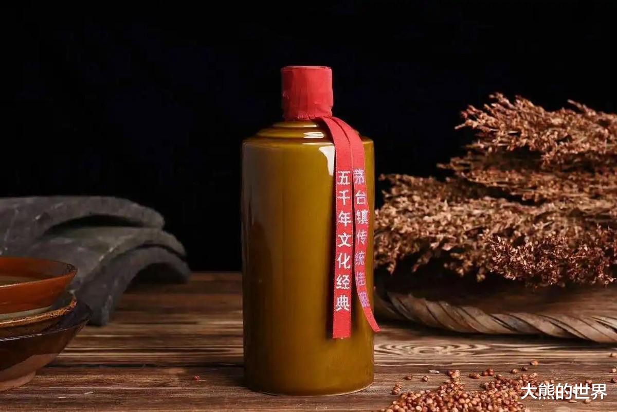 啤酒|一瓶啤酒等于几两白酒？啤酒有两个度数，搞懂喝酒不吃亏，别太傻