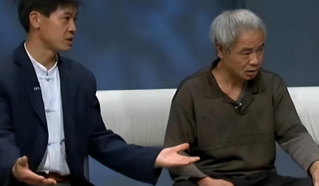2009年,小伙失踪18年回到家,只说了一句话,父亲将母亲打成重伤