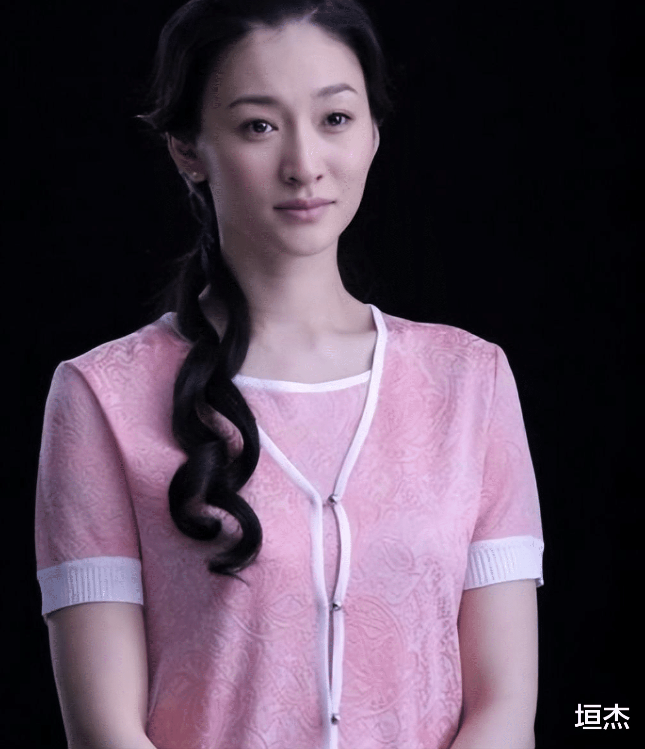 刘雪华|“自带苦相”的10位女星,个个愁容满面,演什么都丧,真吃亏啊