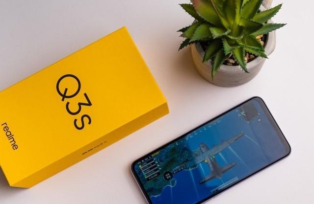 电池|新年最适合送老人的4款千元机,性能强电池大,价格也很亲民