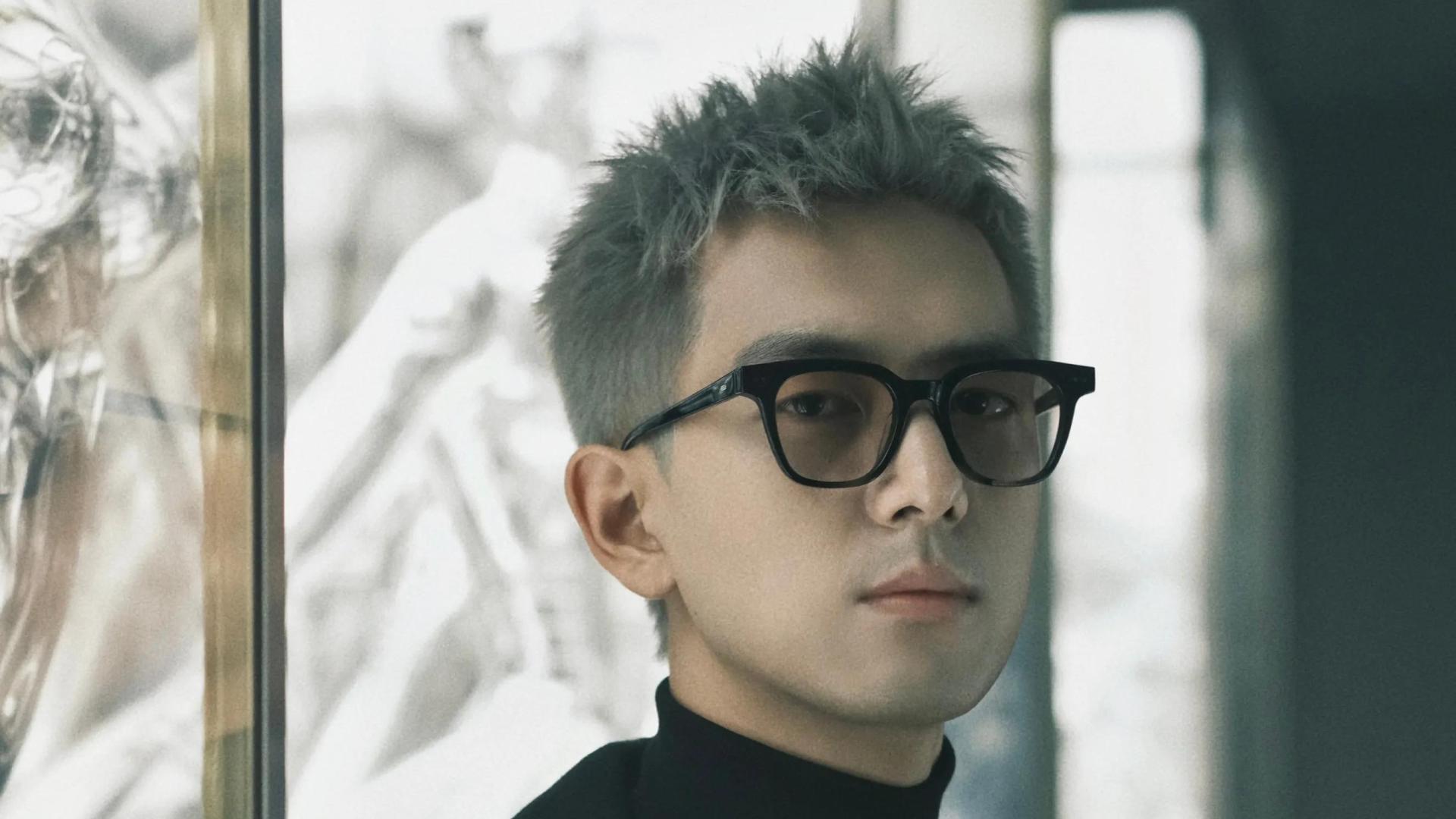 李紫婷|李现染发被恶意P图，怒发银发图来引导洗广场