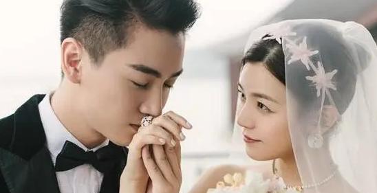 陈妍希|39岁陈妍希晒美照宣布复工,肤白貌美似少女,谁还敢说配不上陈晓