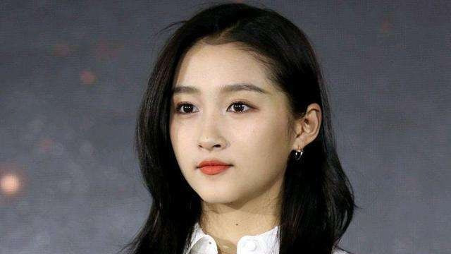 关晓彤|关晓彤：刚上大学就买了辆160万的豪车，我花的钱都是自己赚来的