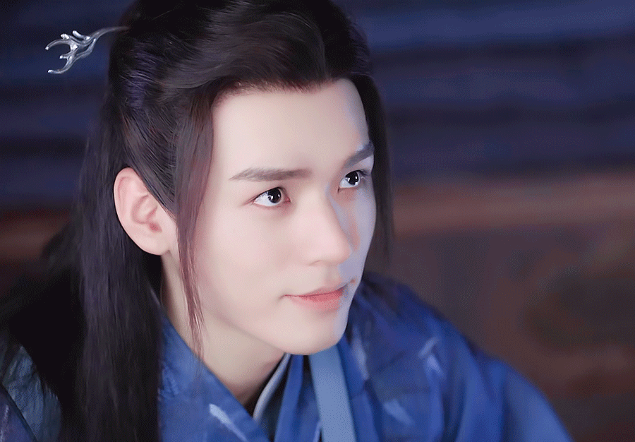 许凯|“龙须刘海”不要轻易尝试!有人仙气飘飘,有人酷似蟑螂精转世