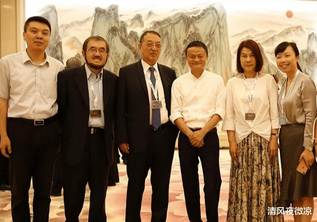 小灵通|救过马云，把任正非逼成抑郁症？他才是真正的大佬！