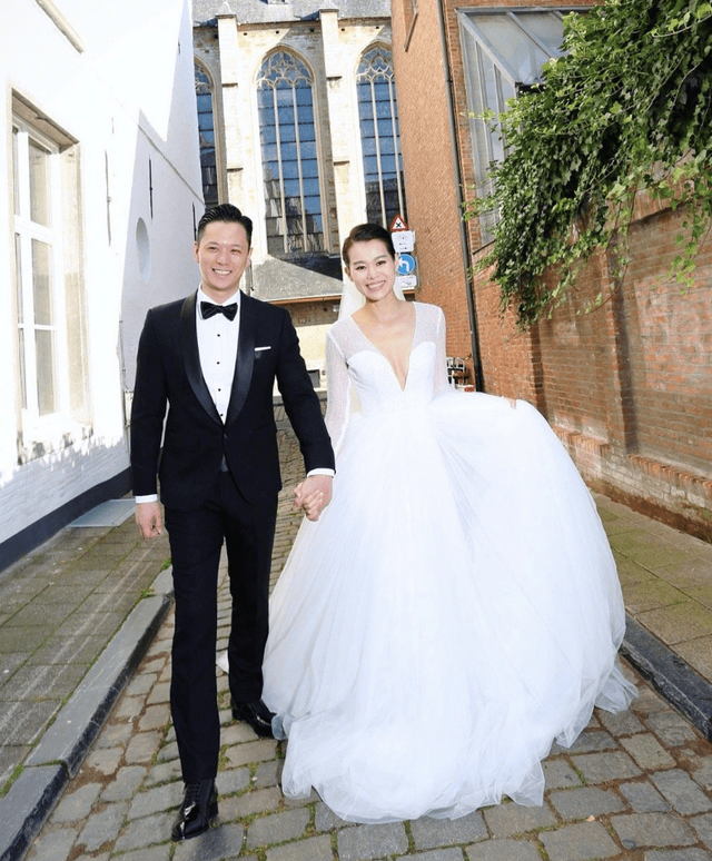 胡杏儿|结婚7年依旧甜蜜如初!胡杏儿被丈夫霸气表白,言语间满满占有欲