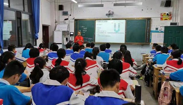 教师|教师行业将“大整顿”，教师准入门槛提高，三类教师面临无课可上
