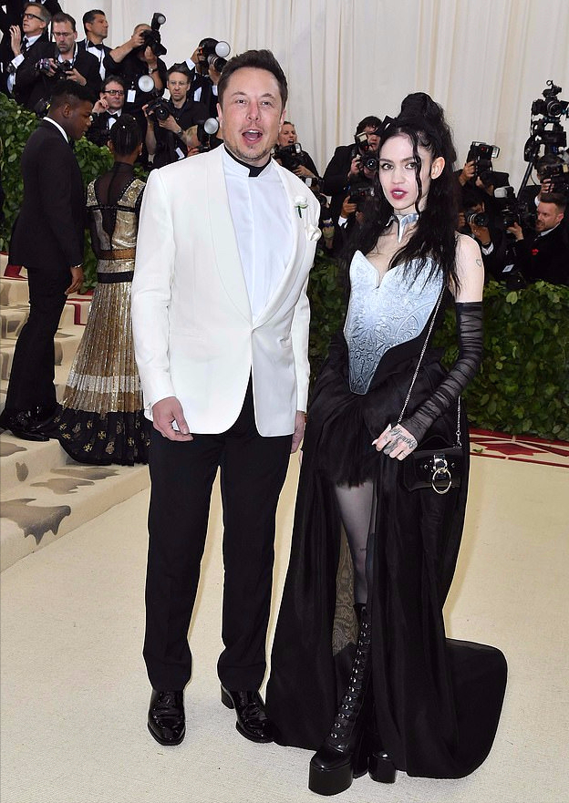 伊隆·马斯克|全球首富马斯克又当爸爸了！孩子是前女友的，现任女友气质更清纯