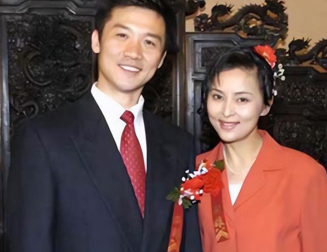 小S|与黄志忠结束13年婚姻后,何音再嫁小9岁丈夫,生活过得无比甜蜜