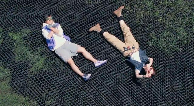 金晨|与金晨闺蜜情深,李斯丹又和韩东君当兄妹,在两人中游走显露情商