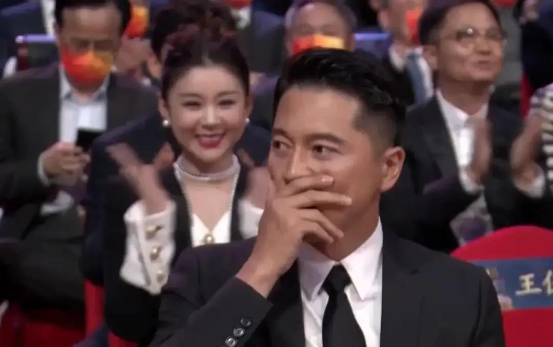 王雷|王雷凭什么成为新一届飞天视帝?为何不是丁勇岱、于和伟、张嘉益