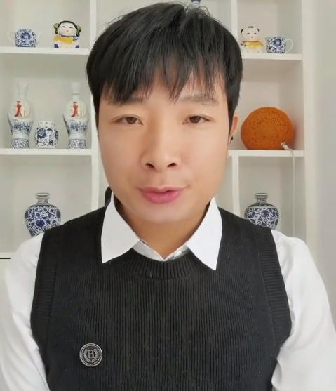 余秀华|杨槠策晒与余秀华甜蜜过往视频,女粉脱粉怒骂:人不要脸天下无敌