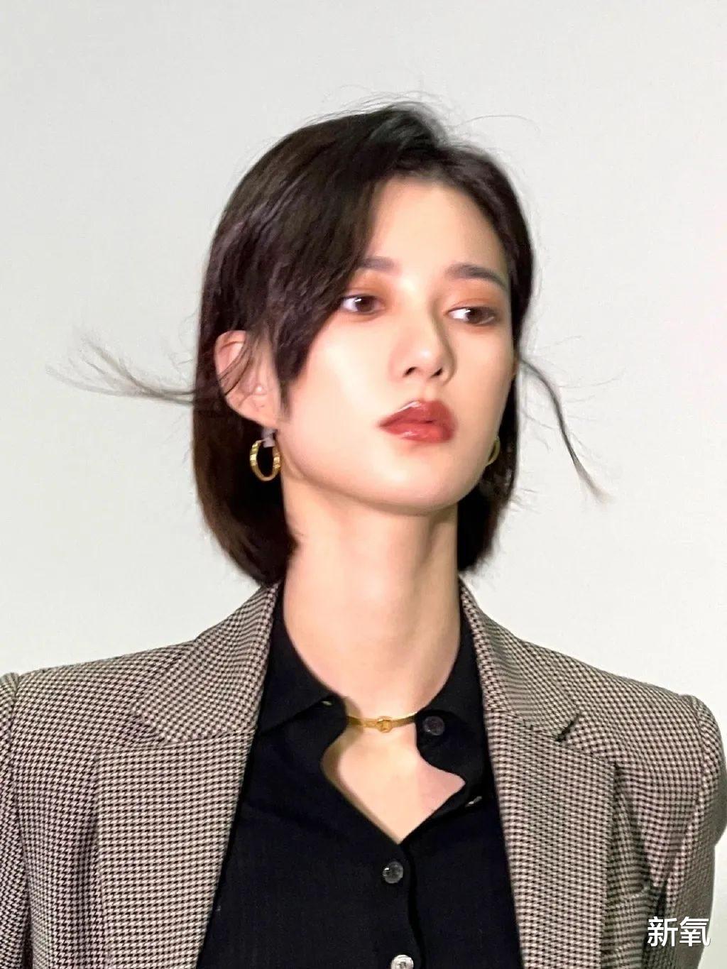 |无性别差攻击的美少女，不如自己和自己结婚吧？