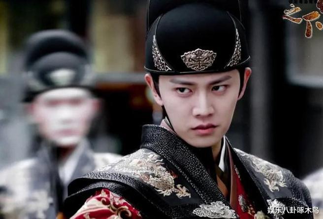 锦衣之下|《暮白首》与《锦衣之下》相比，你更喜欢任嘉伦哪一个角色？