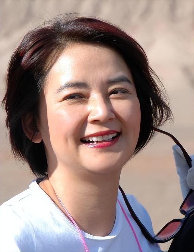 胡慧中|胡慧中：林青霞的接班人，挚爱的两个男人，一个惨死一个锒铛入狱