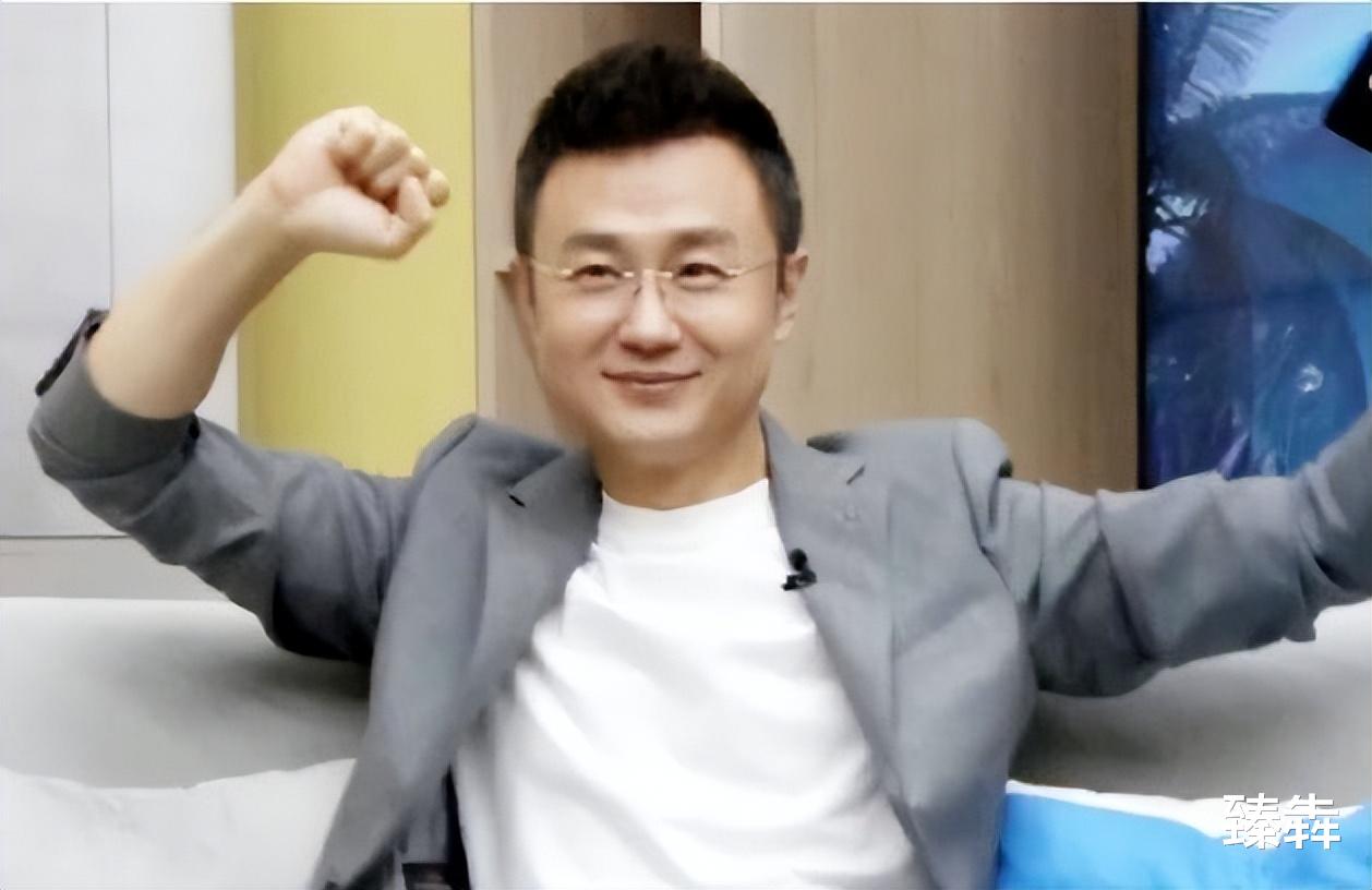 刚强|“主持人”刚强:一婚娶了蒋虎前妻,坚持做丁克,因爱43岁得一子