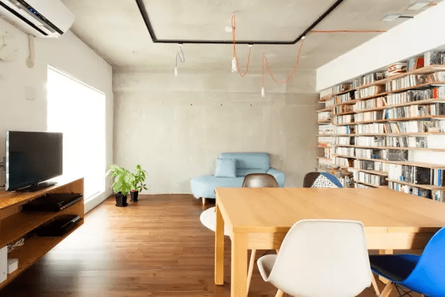 两套清水泥工业风的新房,看起来太省钱了,厕所养鱼谁想得到呢?