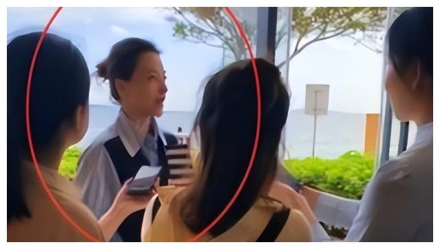 董卿|董卿卖豪宅替老公还债,状态疲惫显沧桑,网友:自找的