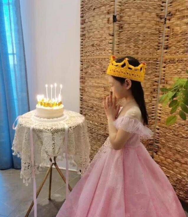 张梓琳|出淤泥而不染!张梓琳的美,配得上她“中国第一美女”的称号