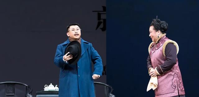 相声|何沄伟相声巡演首站遇冷,票价打折仍卖不动,真要逼到送鸡蛋吗?