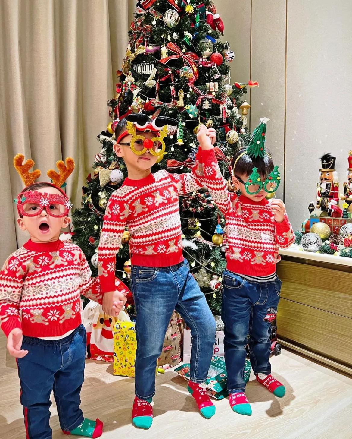 宋仲基|胡杏儿晒圣诞全家福，穿同款亲子装可爱又温馨，三个儿子帅气可爱