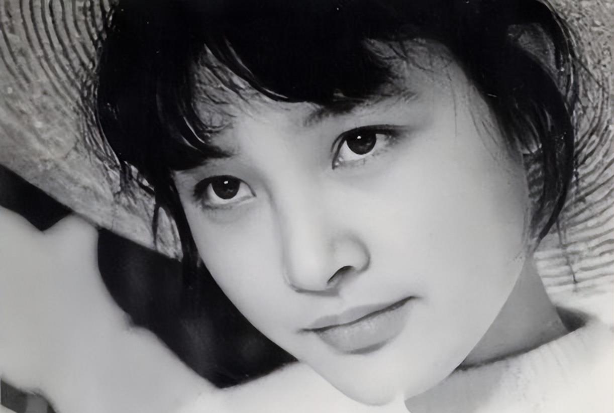 陈冲|一则动态让陈冲跌落神坛，网友：咎由自取