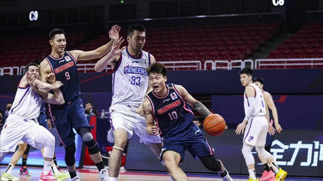 广东男篮|广东队横扫天津队，周鹏大爆发，易建联获两双，林庭谦空砍20分