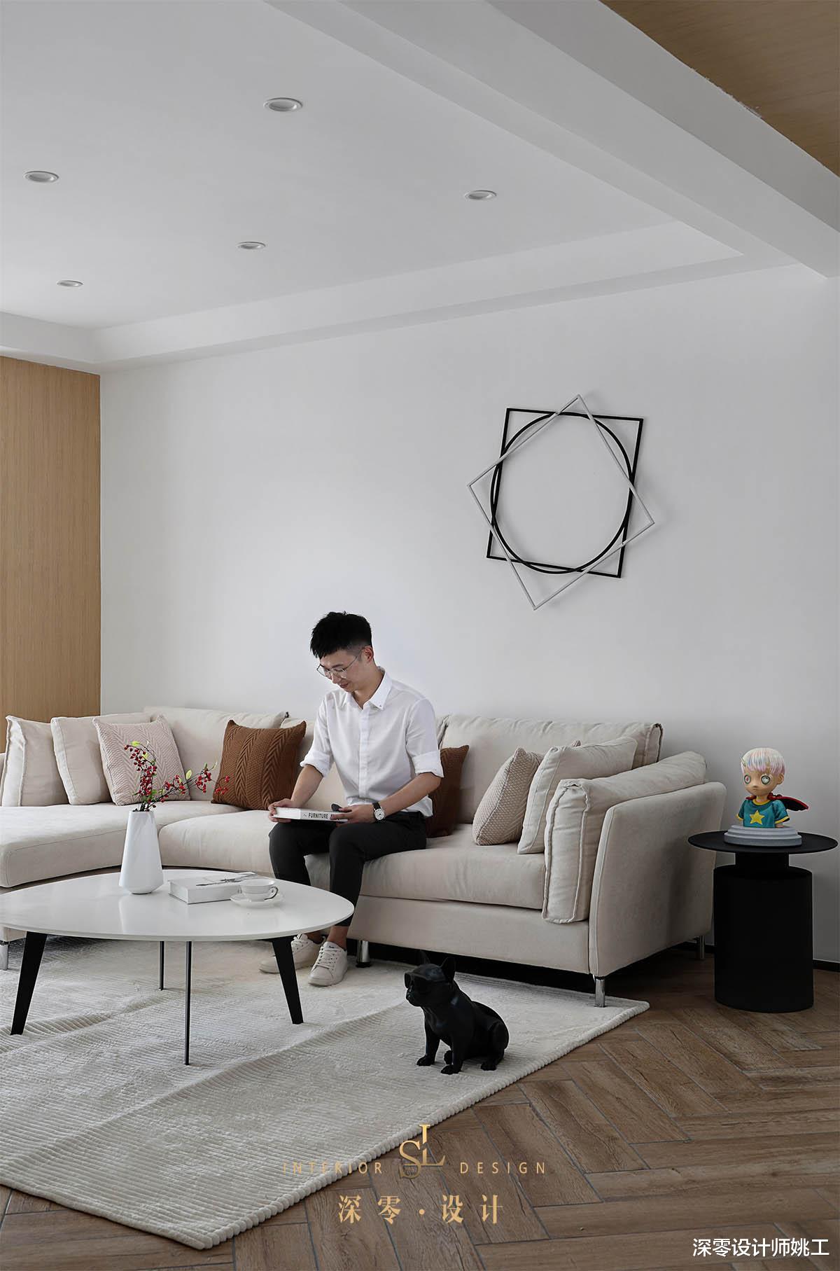 140㎡客餐厨一体,阳台和客厅打通,整个室内采光优秀的不是一点点