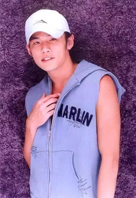 周杰伦|周杰伦的辛酸过往：那年十八母校舞会，站着如喽啰