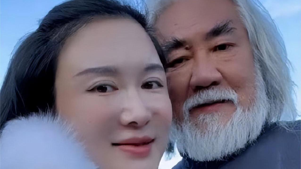 张纪中|张纪中能歌善舞，还会武功和书法，小娇妻也眉飞色舞，积极配合！