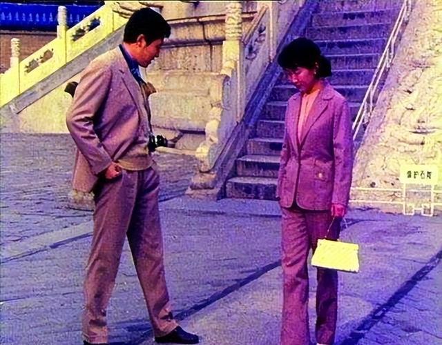 唐国强|老戏骨唐国强，原配妻子自杀身亡，丢下女儿和继母生活至今