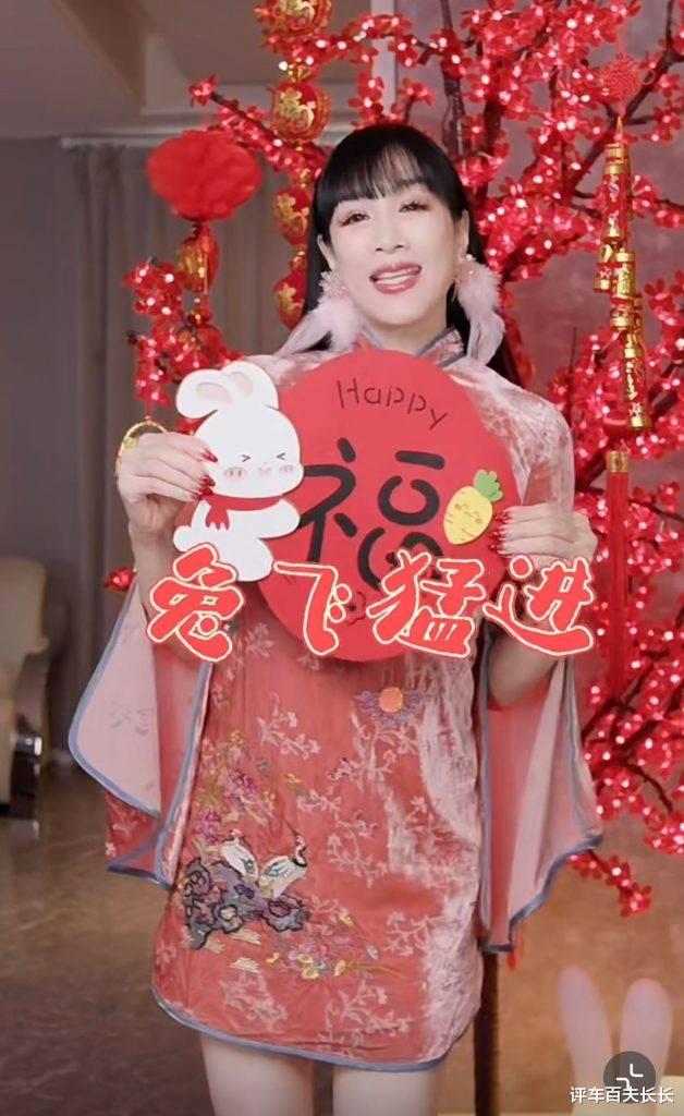 狂飙|钟丽缇旅行遇《破坏之王》海报样竟冻龄无变大女猛料Big爆罩