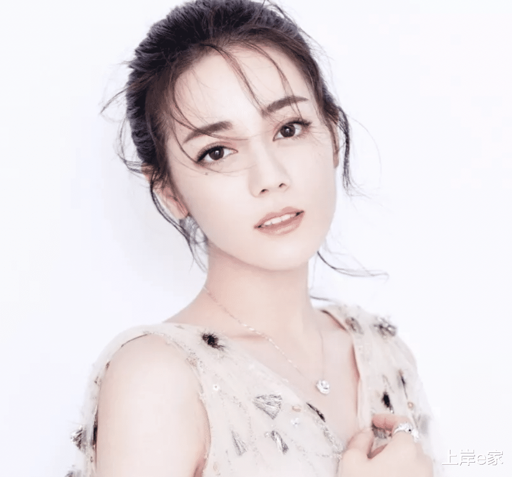 迪丽热巴|美貌与智慧集一身的迪丽热巴，一颦一笑都在感染着我们！