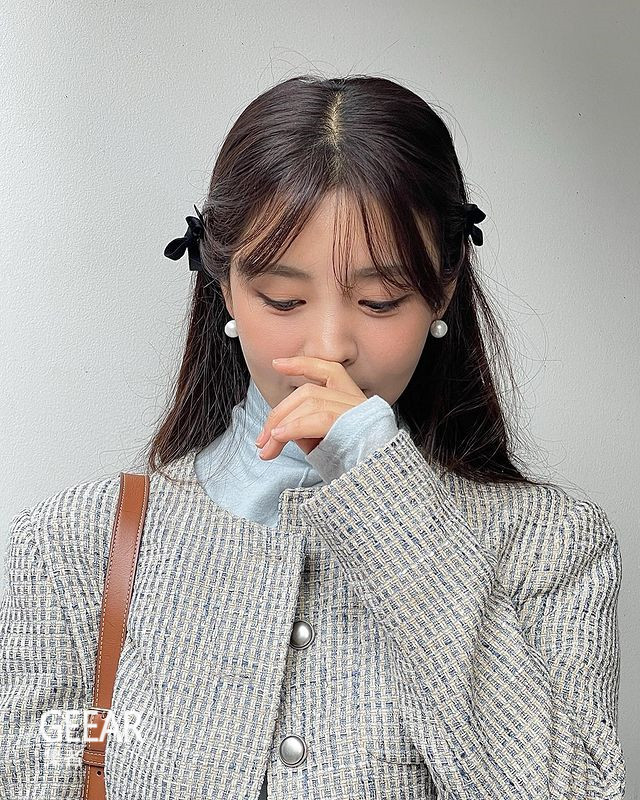 韩国女生都不约而同地喜欢戴上这款发饰，温柔又应节！