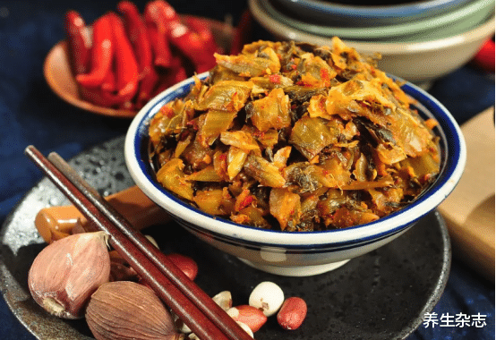 辽宁省|脑梗是“吃”出来的?医生劝告:3种食物会加速血管堵塞,趁早停嘴